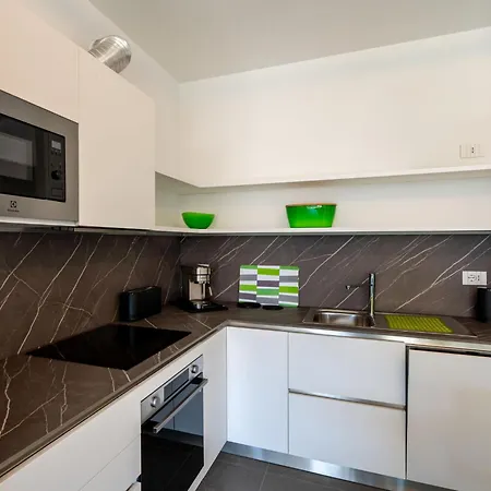 Le By Interhome